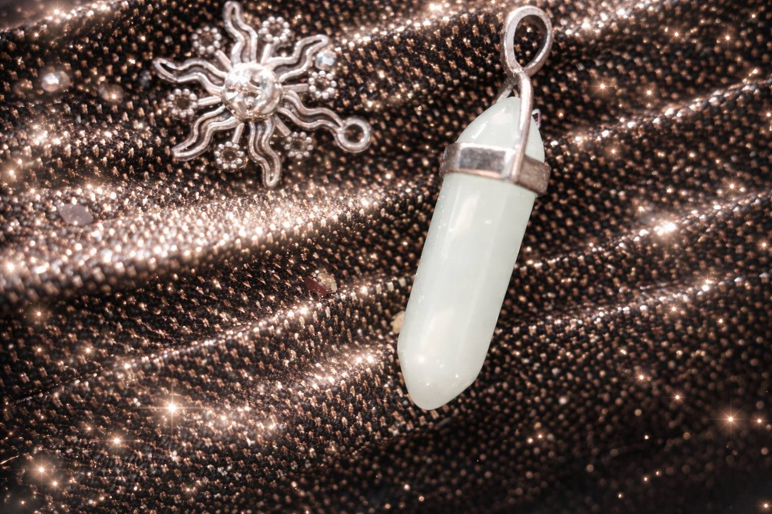 Pendentif hexagonale et son cordon — visuel 2